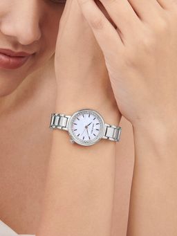 Joker and Witch - Joker & Witch Chantal Silver Watch with a Stunning Holographic Dial and Metallic Strap-AMWW963 (M)