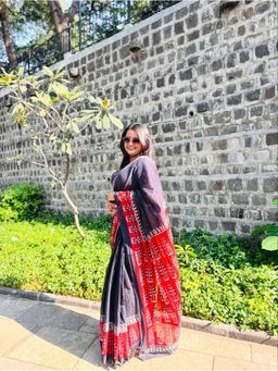AMRUTKALA SAREES - Navy Blue Designer Linen Printed Saree and Unstitched Blouse Piece