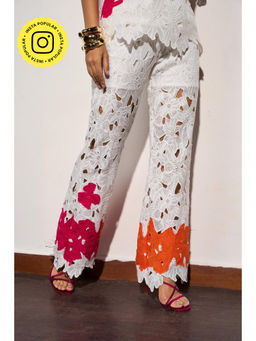 Clothes on my mind - Womens White Lace Detailed Play Up Pant