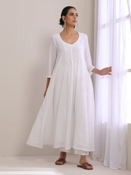 trueBrowns - White Dobby Front Pleated Long Kurta Pant (Set of 2)