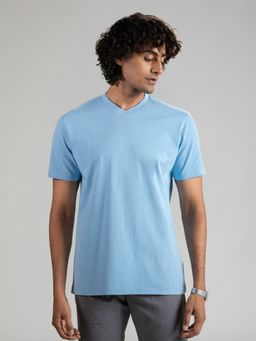 Subtract - Men Airy Blue Comfort Fit Slub Textured V-Neck Casual T-Shirt