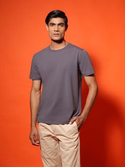 Subtract - Men Dark Grey Comfort Fit Solid 4-Way Stretch Round Neck T-Shirt