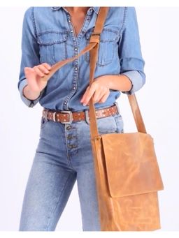 Strutt - Lily - The Drifter Everyday Travelling Sling Bag (Medium)