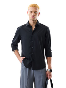 Snitch - Black Solid Slim Fit Shirt