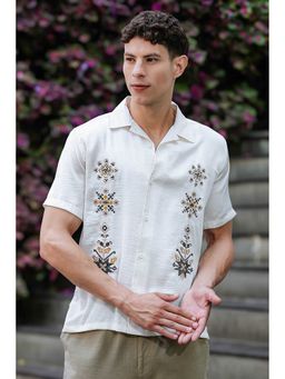 Eszett - Conventional Embroidery Textured Fabric Shirt