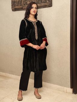 Spring Soul - Black Crushed Velvet Embroidered Kurta with Mashru Silk Pant (Set of 2)
