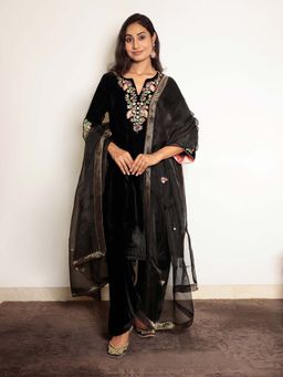 Spring Soul - Black Hand Embroidered Velvet Kurta With Salwar And Dupatta (Set of 3)