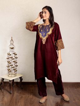 Spring Soul - Maroon Embroidered Velvet Kurta With Yoke Detail And Velvet Pant (Set of 2)