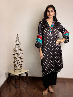 Spring Soul - Black Bandhani Kurta and Pant with Thread Work (Set of 2)