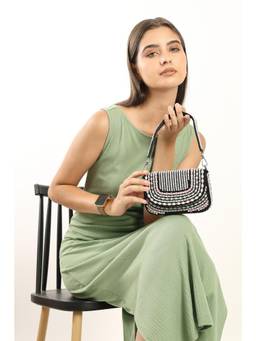HOUSE OF WEBHIN - Tarini Black Clutch