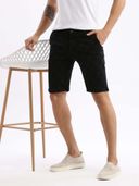 Black color option, Currently selected
