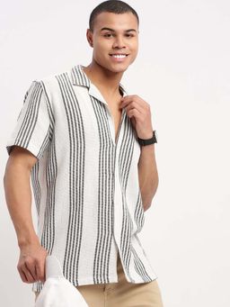 SHOWOFFFF - Mens Short Sleeves Cuban Collar Vertical Stripes White Shirt
