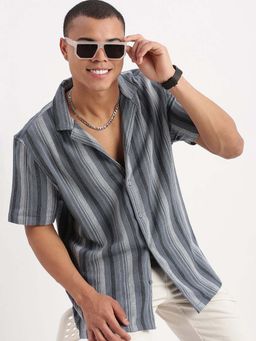 SHOWOFFFF - Mens Short Sleeves Cuban Collar Vertical Stripes Grey Shirt