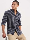 Navy Blue color option, Currently selected