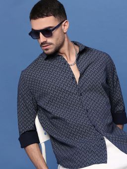 SHOWOFFFF - Men Navy Blue Geometric Print Slim Fit Shirt
