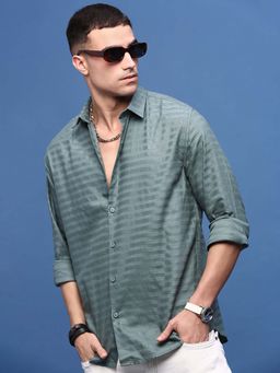 SHOWOFF - Men Green Slim Fit Striped Shirt