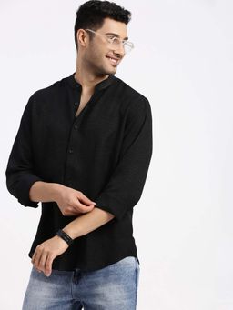 SHOWOFFFF - Mens Black Solid Slim Fit Shirt