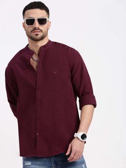 SHOWOFFFF - Mens Maroon Solid Slim Fit Shirt