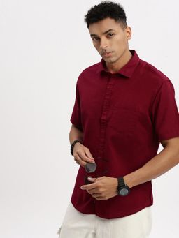 SHOWOFF - Maroon Solid Slim Fit Shirt