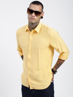 SHOWOFF - Men Solid Yellow Slim Fit Shirt
