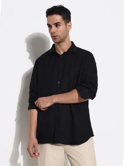 SHOWOFFFF - Black Solid Slim Fit Shirt