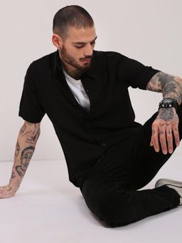 SHOWOFF - Black Solid Slim Fit Shirt