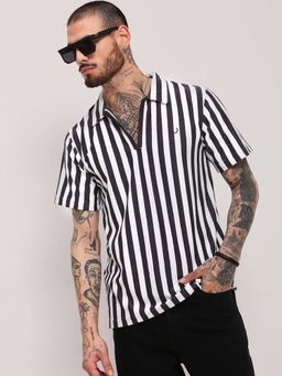 SHOWOFF - Men Grey Striped T-Shirt