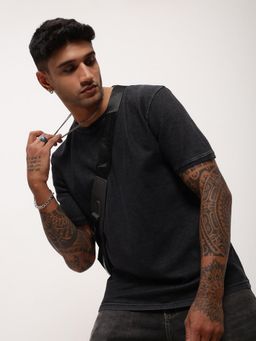 SHOWOFF - Men Charcoal Solid T-Shirt