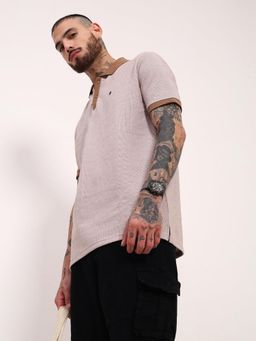 SHOWOFFFF - Men Brown Textured Polo T-Shirt