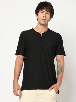 GAP - Men Embroidered Slim Fit Henley Black T-Shirt