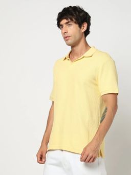 GAP - Men Textured Slim Fit Yellow Polo T-Shirt