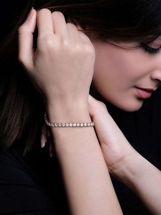 GIVA Sterling Silver Signature Solitaire Bracelet For Women (One Size)