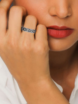 GIVA - Oxidised Silver Rhombus Ring For Girls And Womens