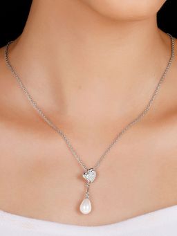 GIVA - Sterling Silver Sparkling Hearts and Pearl Pendant with Link Chain