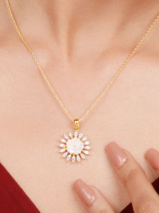 GIVA Sterling Silver Golden Daisy Affair Pendant with Link Chain