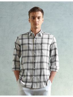 Arrow Sports - White Men Smart Slim Fit Checked Shirt