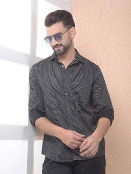 CRIMSOUNE CLUB - Men Striped Black Slim Fit Shirt