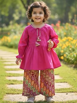 Rain & Rainbow - Pink Round Neck Solid/Plain Kurti & Pant