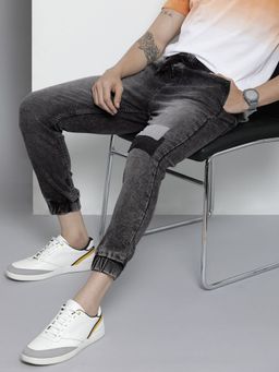 The Indian Garage Co - Men Slim Fit Solid Mid-Rise Stretchable Denim Joggers