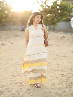 Vastara TheLabel - Off White Checks Mandarin Neck Kurta With Palazzo