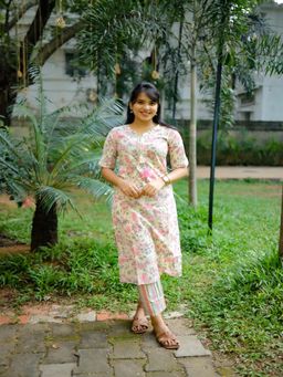 Vastara TheLabel - Yellow Floral Round Neck Kurta With Pant