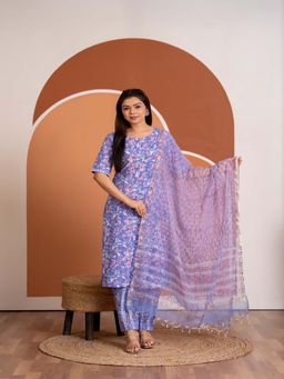 Vastara TheLabel - Purple Floral Round Neck Kurta Pant With Dupatta
