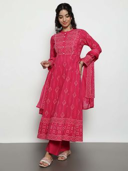 Vbuyz - Pink Printed Mandarin Neck Kurta Pant With Dupatta
