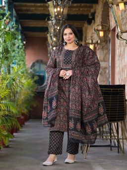 Yufta - Women Black & Red Floral Print Straight Plus size Kurta Trouser And Dupatta Set