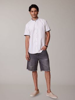 KINGDOM OF WHITE - Insignia Black Rib Collar Pure Cotton White Shirt
