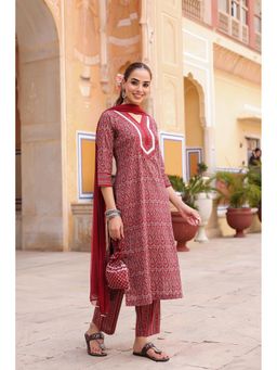 Rain & Rainbow - Women Maroon Printed Regular Kurta Pant with Dupatta