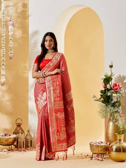 Kasee - Women's Red Woven Zari Saree