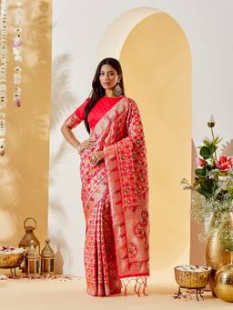 Kasee - Women's Gajri Ethnic Motifs Zari Woven Saree