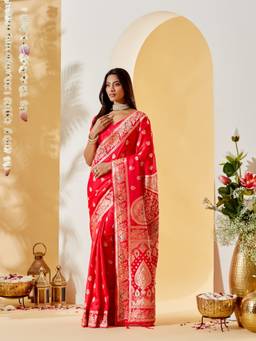 Kasee - Women's Red Paisley Zari Woven Saree