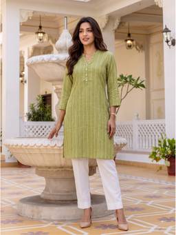 Rangita - Women Green Poly Viscose Printed Straight Kurta